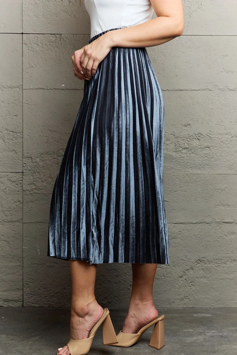 Accordion Pleated Flowy Midi Skirt in Cloudy Blue