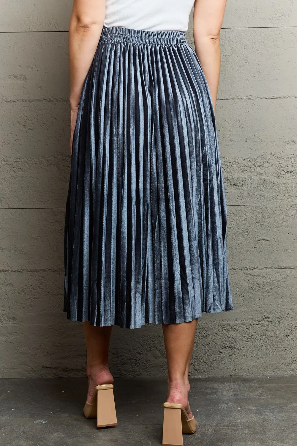 Accordion Pleated Flowy Midi Skirt in Cloudy Blue