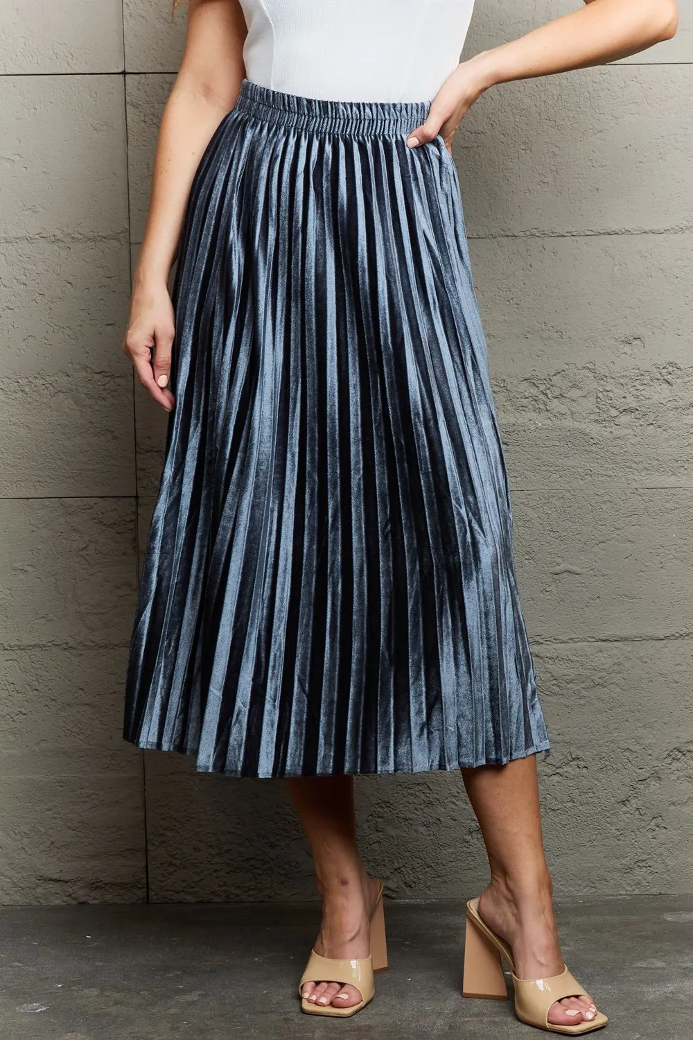 Accordion Pleated Flowy Midi Skirt in Cloudy Blue