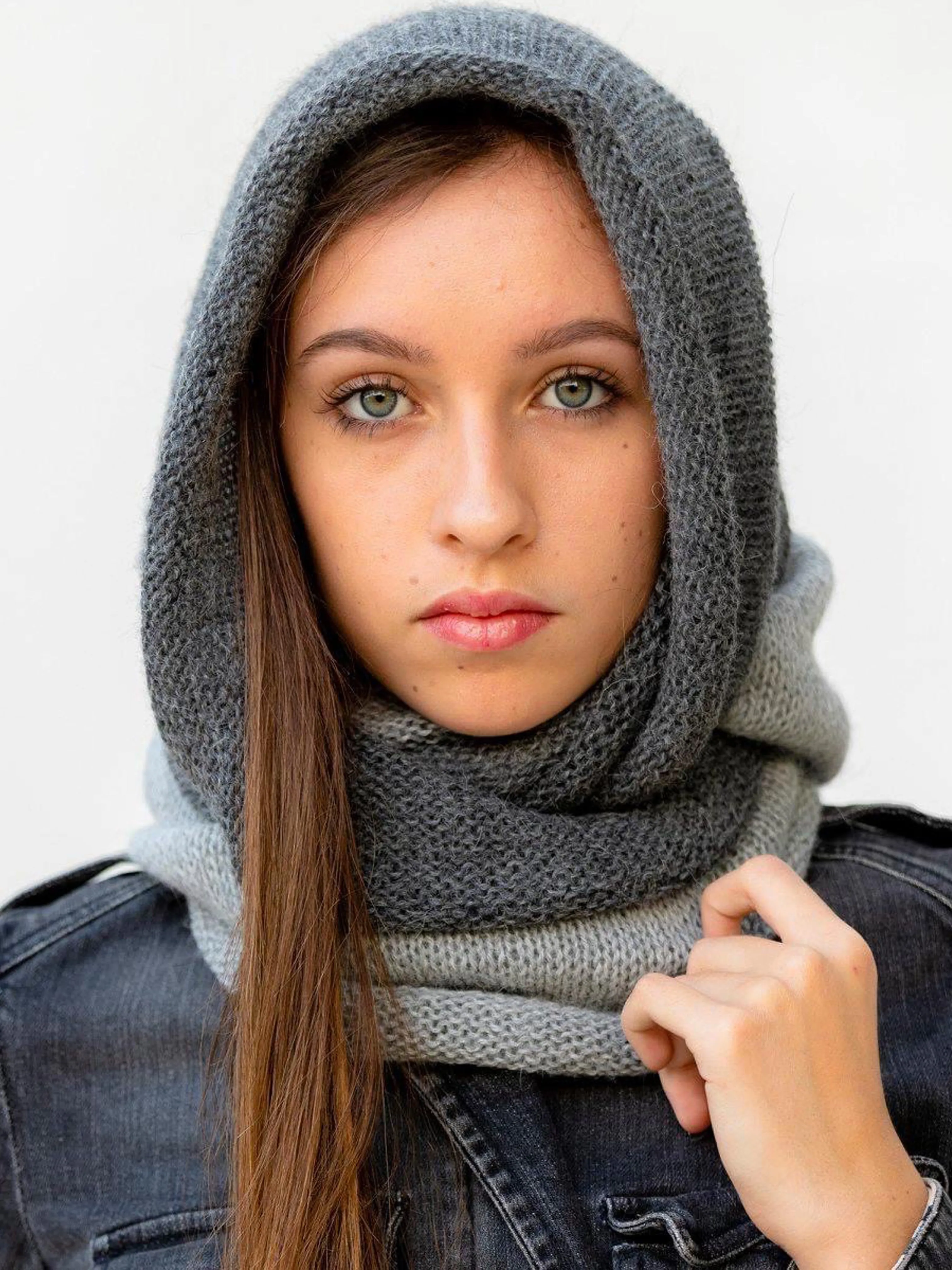 Amayi Alpaca - Flecked Infinity Scarf (Medium) Charcoal & Grey