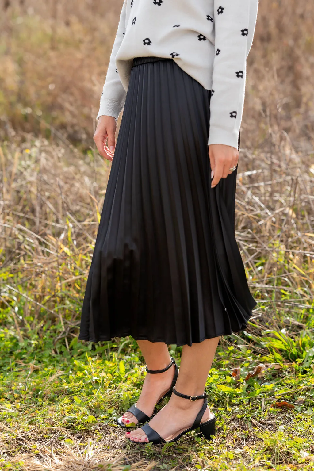 Chic Pleated Midi Skirt