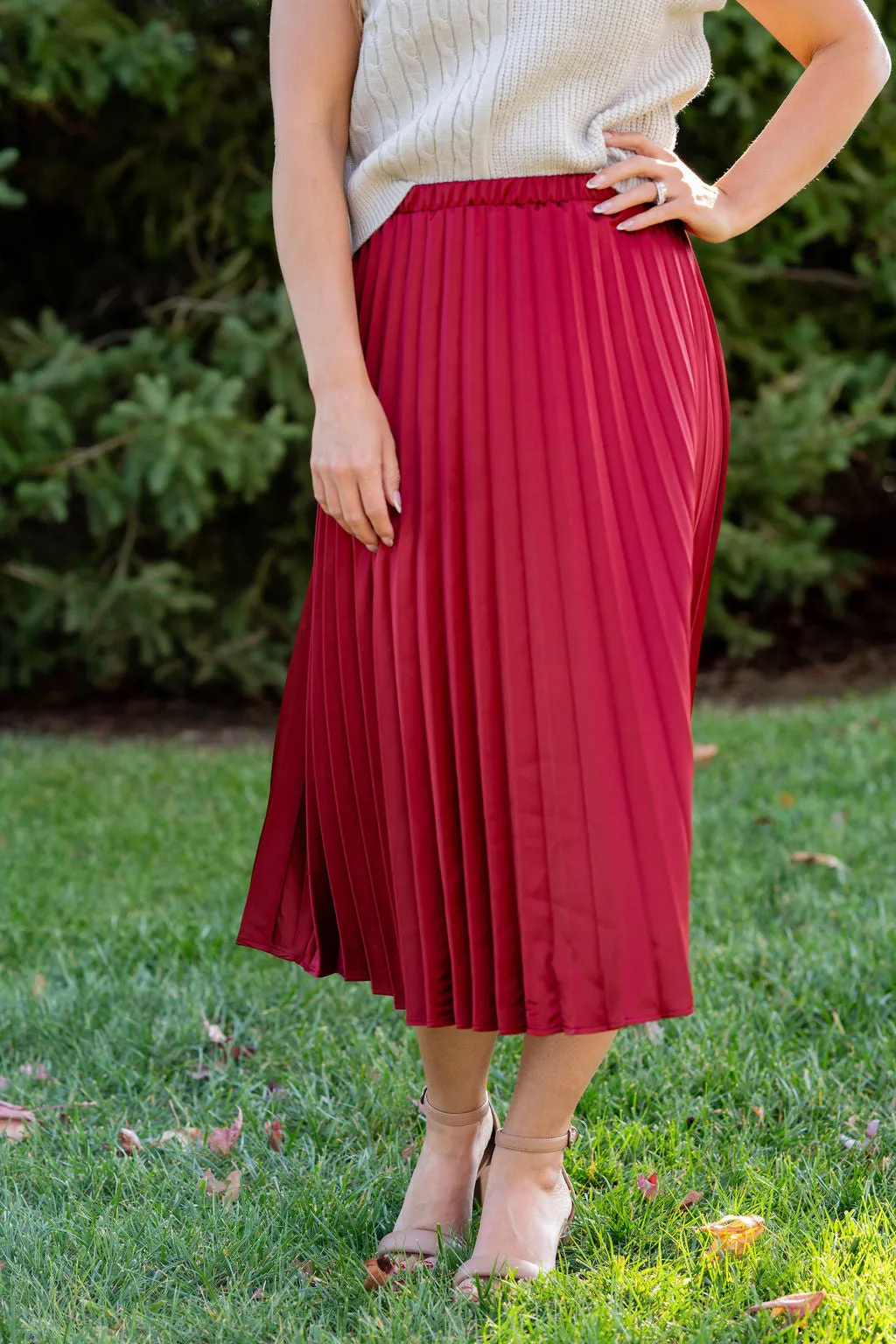 Chic Pleated Midi Skirt