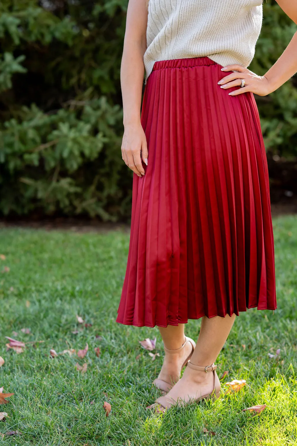 Chic Pleated Midi Skirt