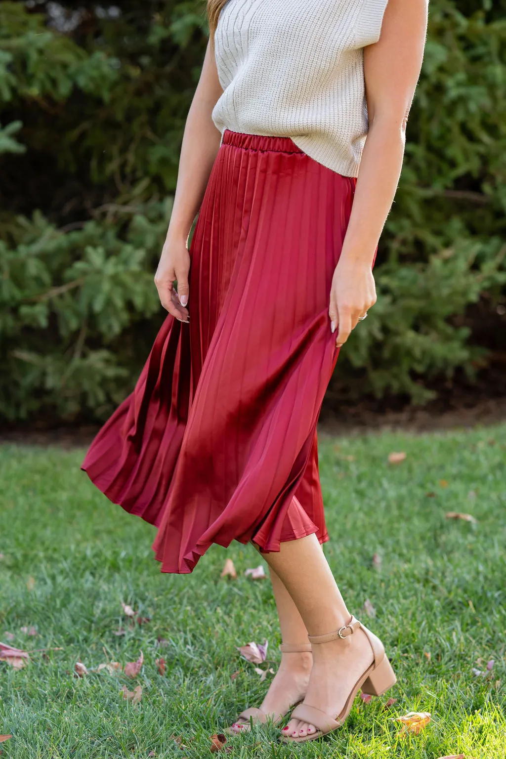 Chic Pleated Midi Skirt