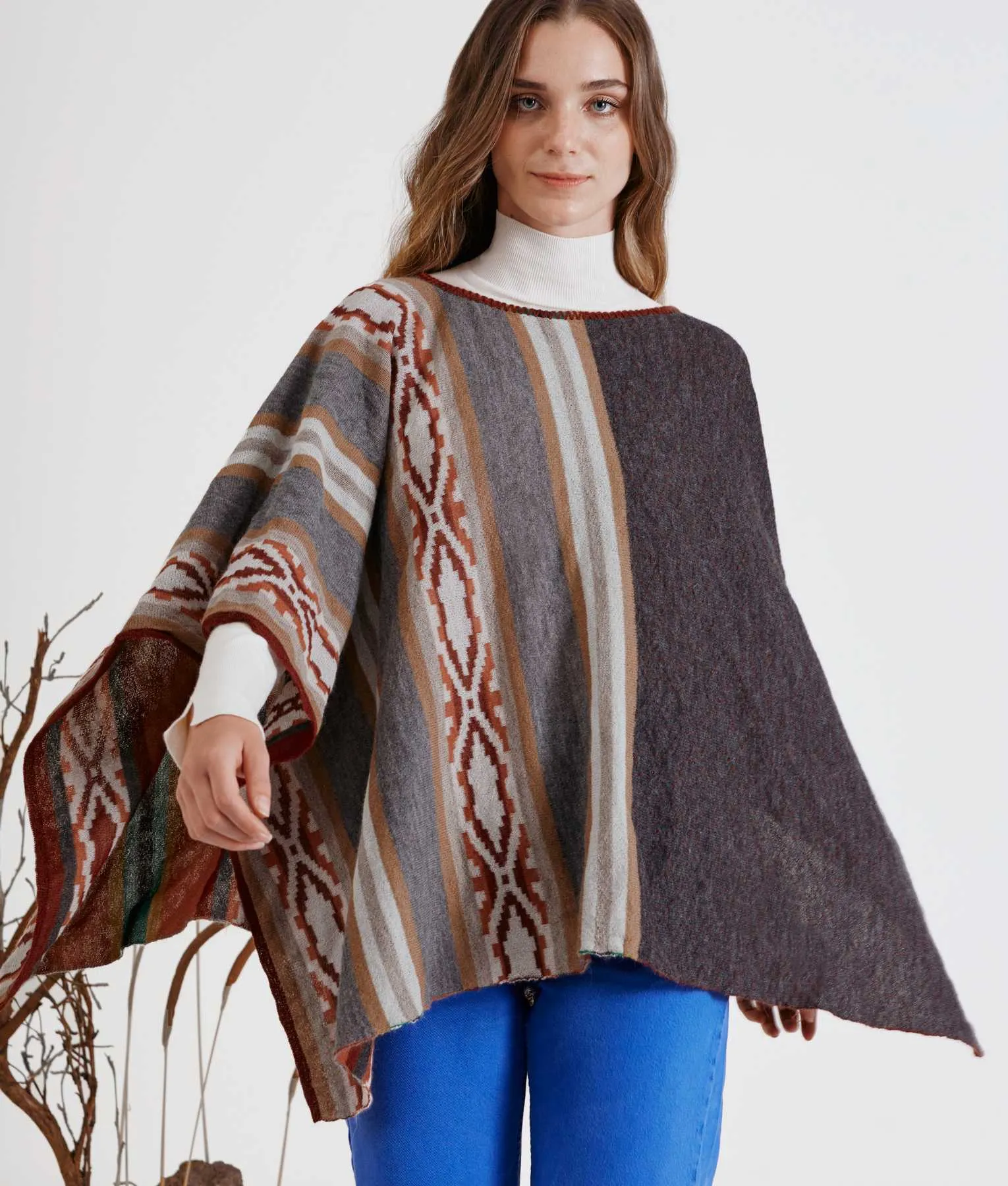 Inclined Poncho Reversibles