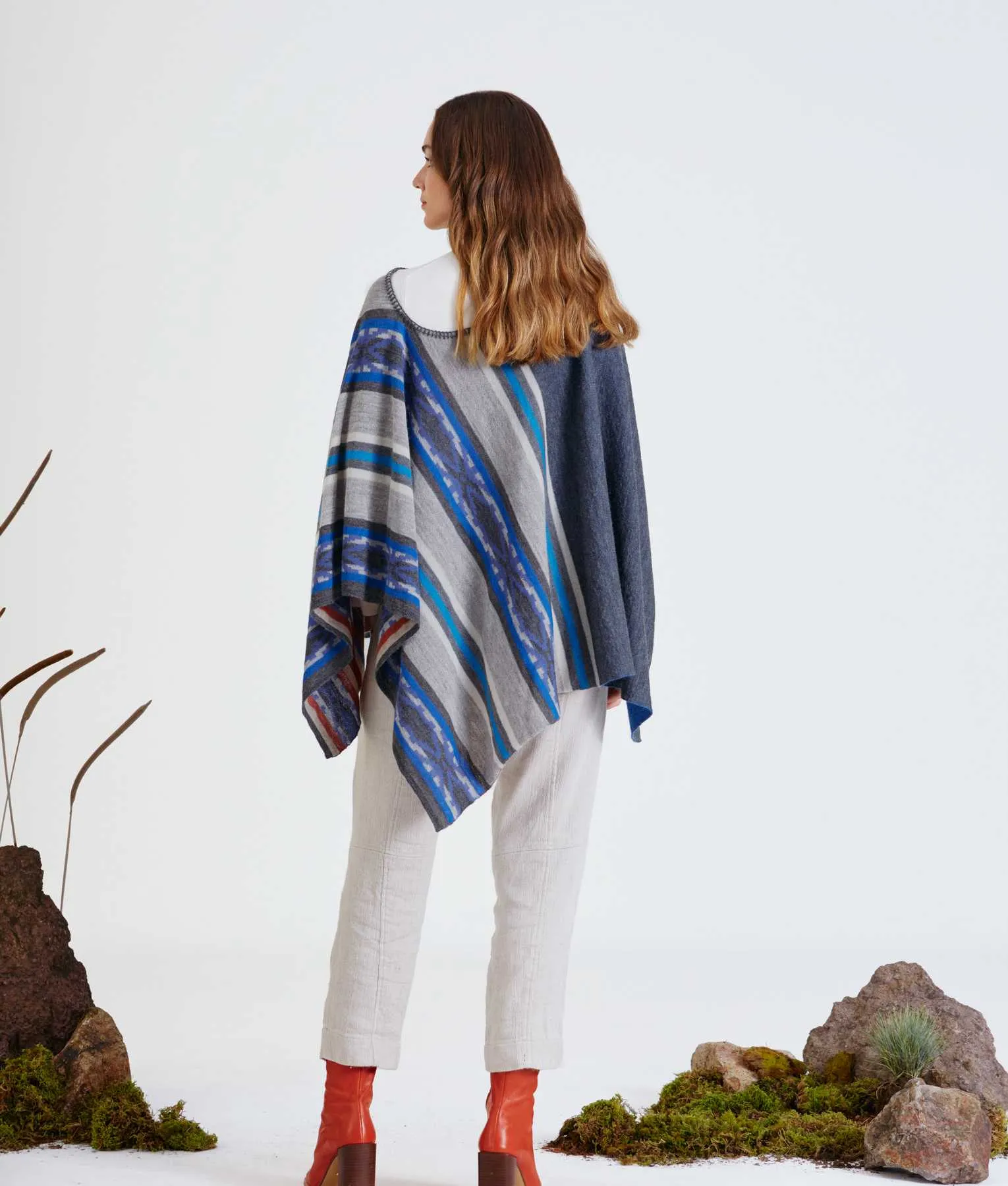 Inclined Poncho Reversibles