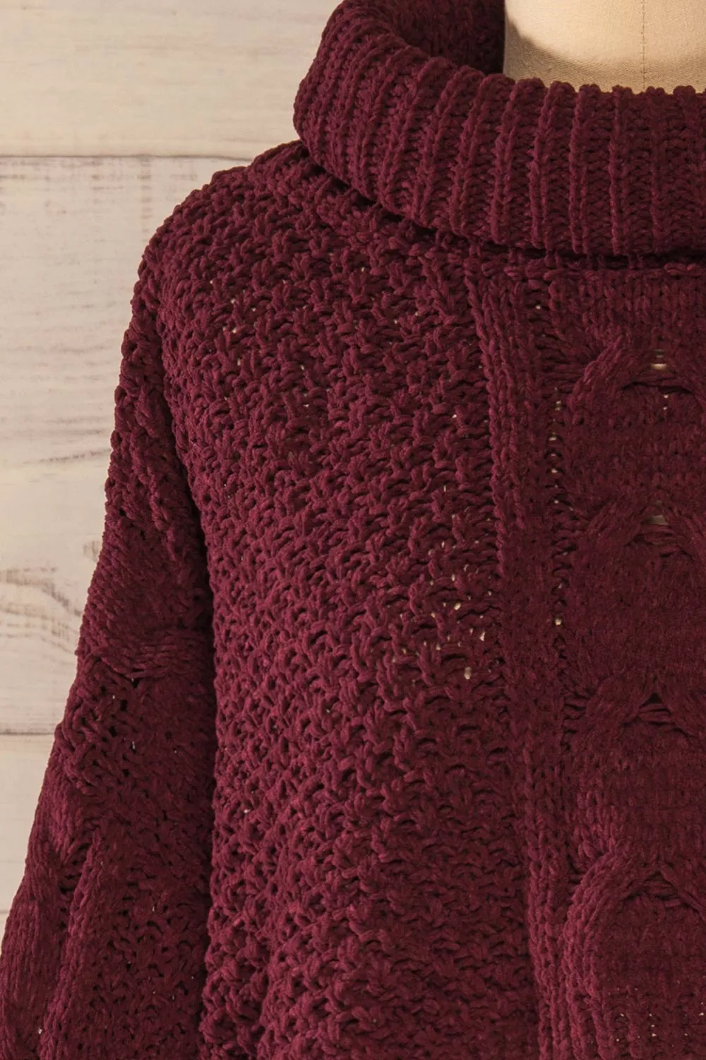 Nakka Burgundy | Cropped Knit Sweater