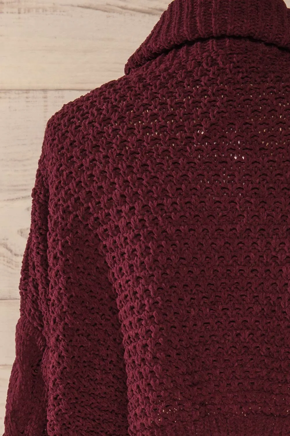 Nakka Burgundy | Cropped Knit Sweater