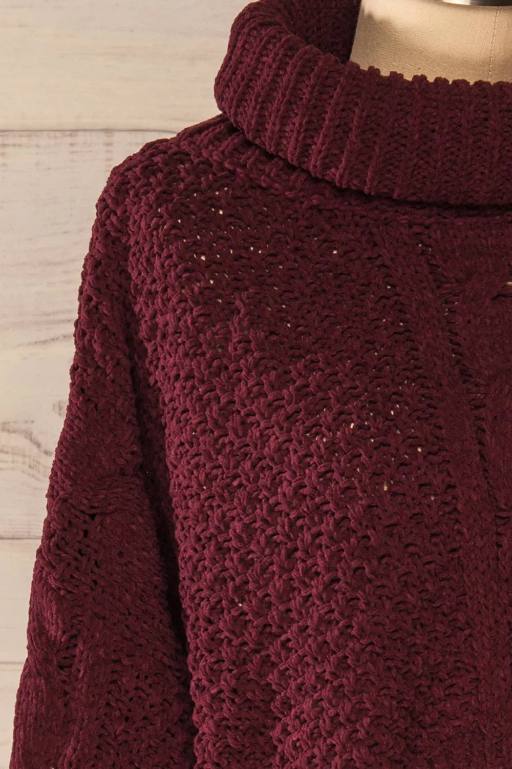 Nakka Burgundy | Cropped Knit Sweater