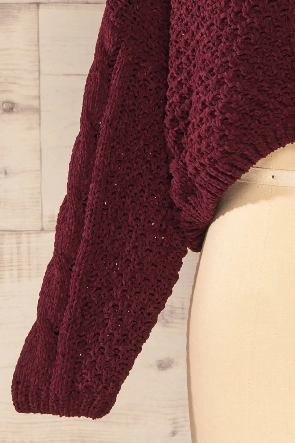 Nakka Burgundy | Cropped Knit Sweater