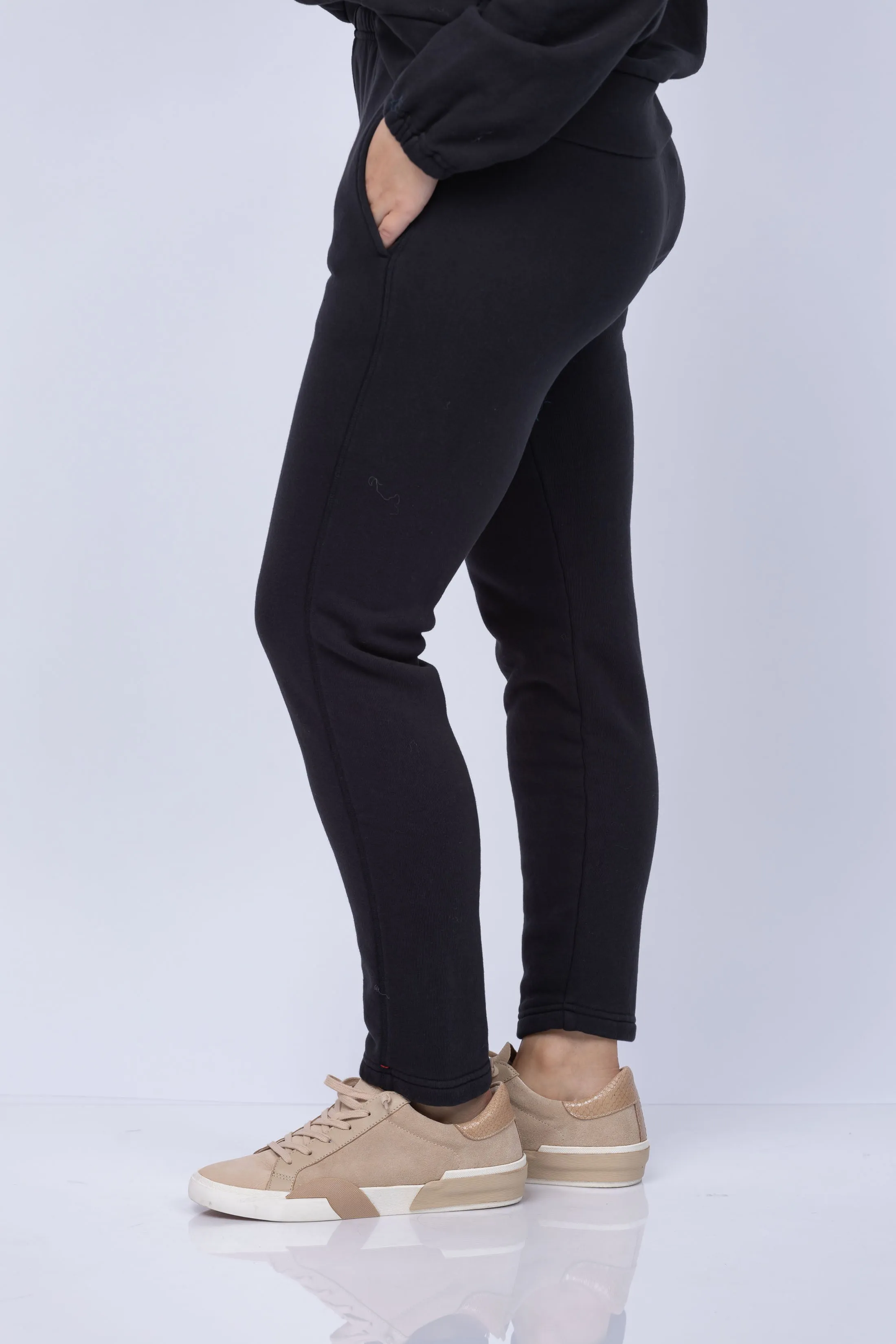 XiRENA Crosby Sweatpants in Black